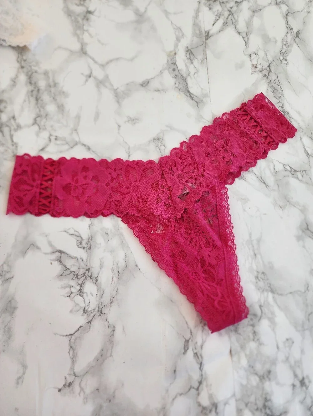 3 VICTORIA'S SECRET THE LACIE THONG PANTIES LOT OF 3 Pack SEXY ROMANTIC M